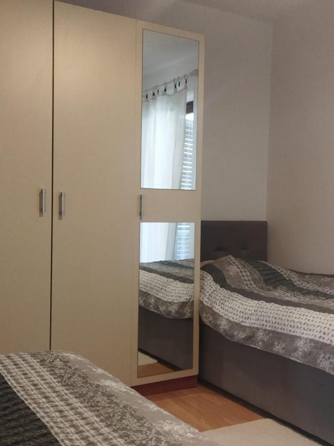 Apartment Josipa 1 Premantura Esterno foto
